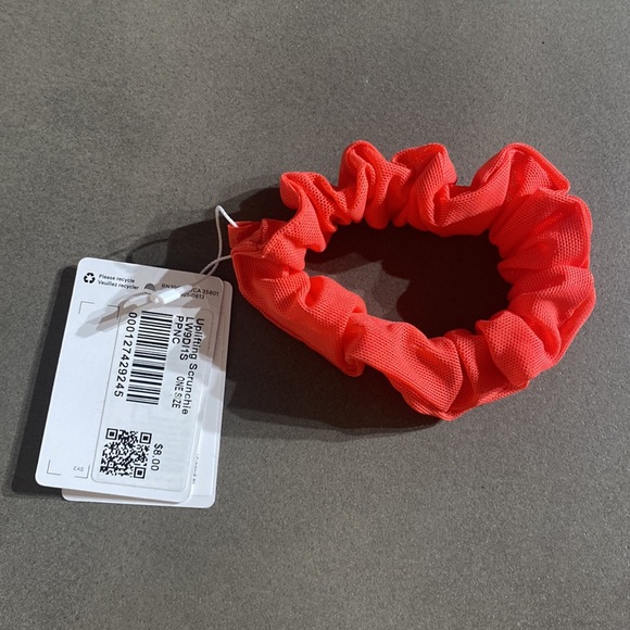 Lululemon Uplifting Scrunchie - Picture 3 of 3